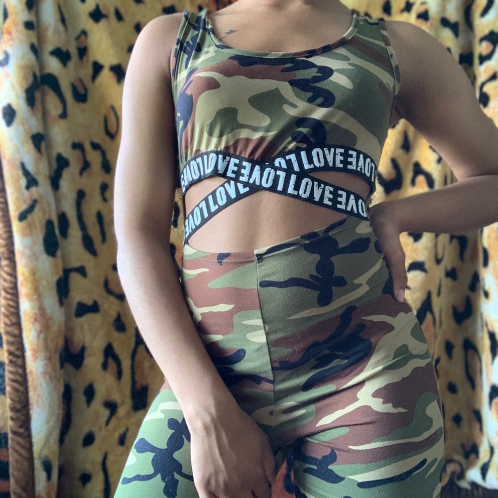 Chic love army green camouflage body suit (shorts)